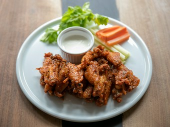 マイルドな辛さがクセになる『バッファローウイング』