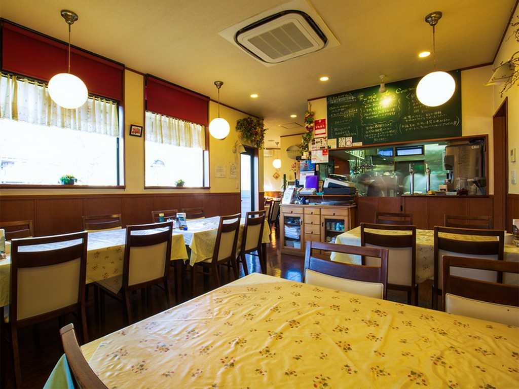 アットホームな雰囲気が包み込む店内