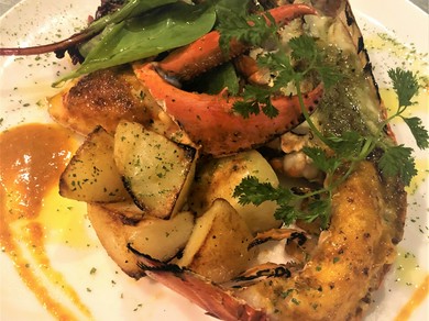 落ち着いた雰囲気の店内は、大人の二人が羽を休めるのにぴったり