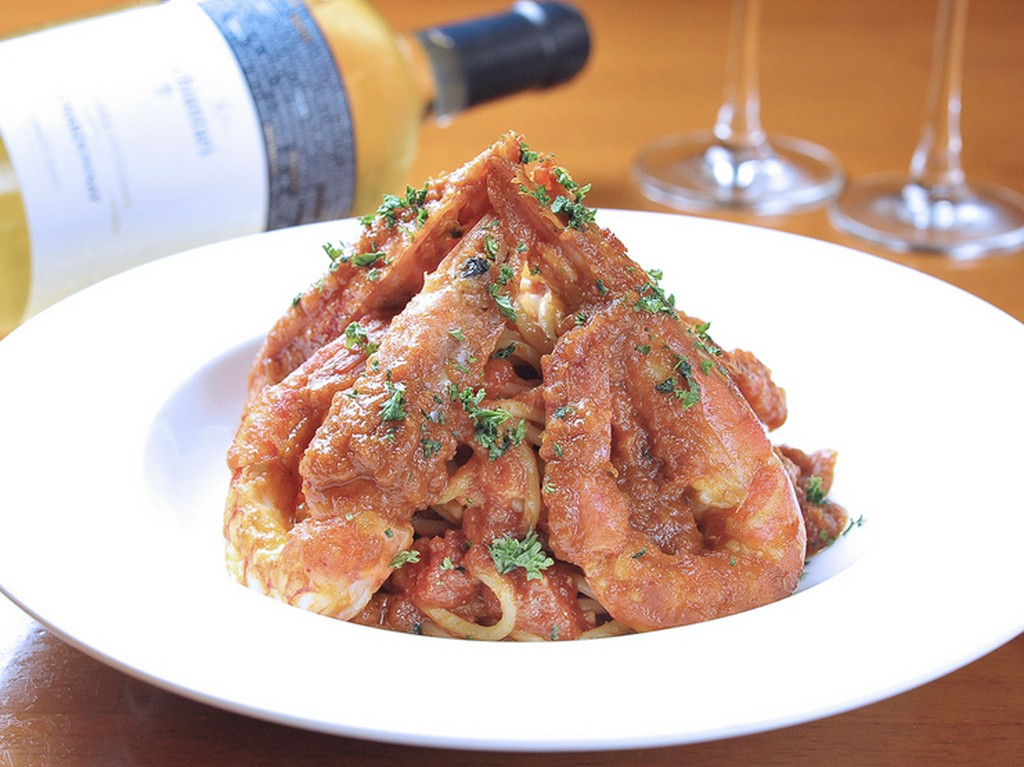 赤海老の凝縮された旨みと、辛味の効いたトマトソースがたまらない『赤海老のアラビアータソースパスタ』