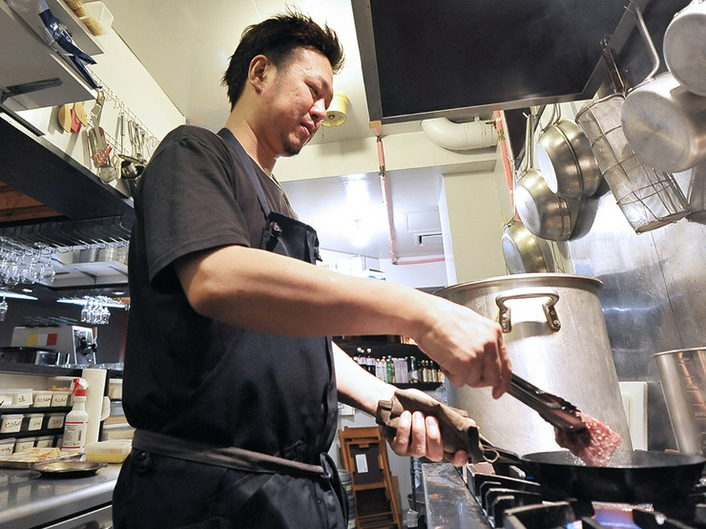 「福島でエビに特化したお店を」と店をオープン