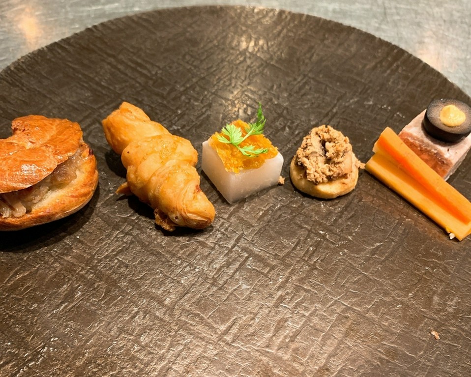 アミューズ、十勝産の食材を使用したスナック5種