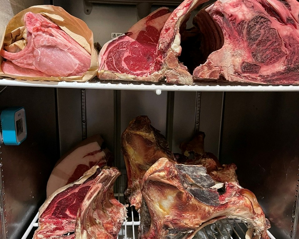 熟成肉の保管庫