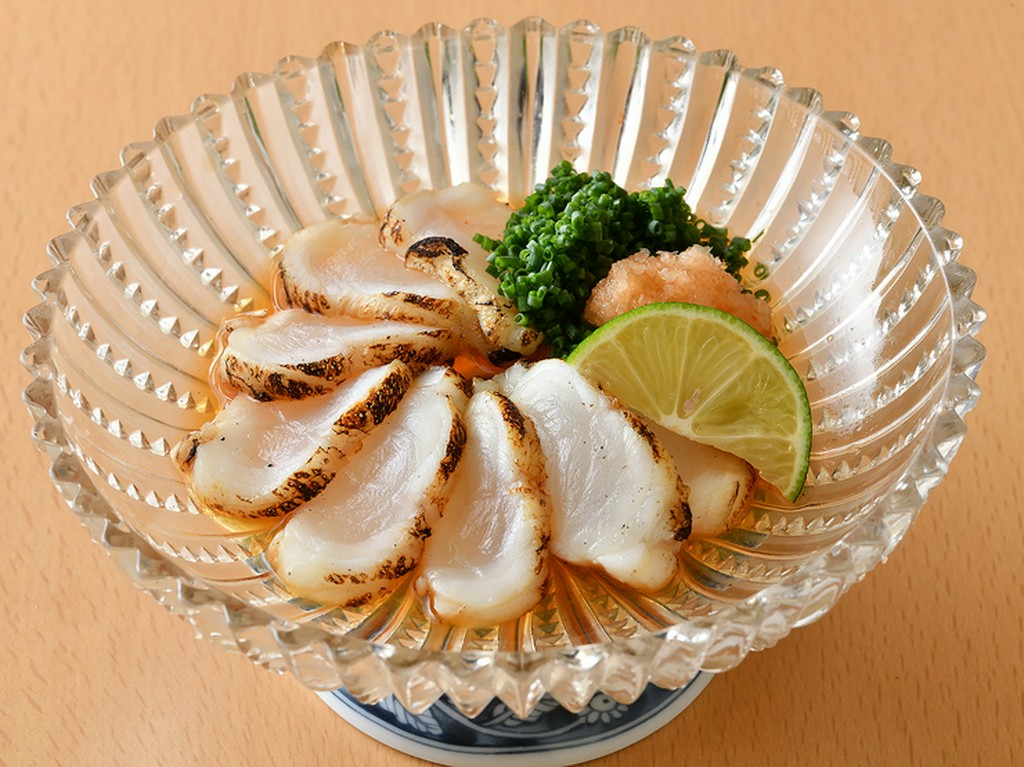 日本の食材を究めた店主ならではの傑作『フグの炙り』