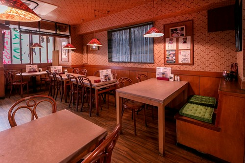 フレンドリーで笑顔が素敵なベトナム人スタッフたち