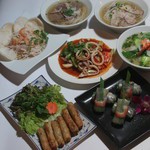 お一人様お一つずつ選べるフォー、2H飲み放題付　現地の食材を使っているから本場ベトナムの味は間違いなし