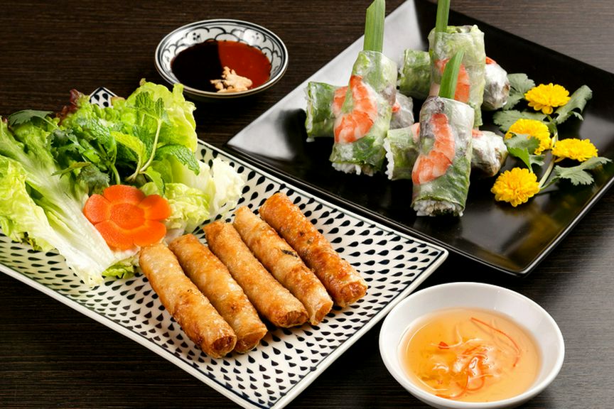 人気No.1は伊達じゃない！もはや日本でも定番生＆揚げ『春巻き』