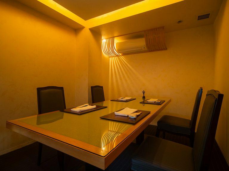 幅広い場面に活躍してくれる個室空間