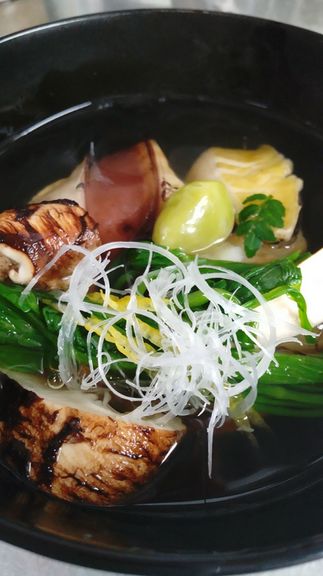 洗練された素材の魅力『本日のお椀』