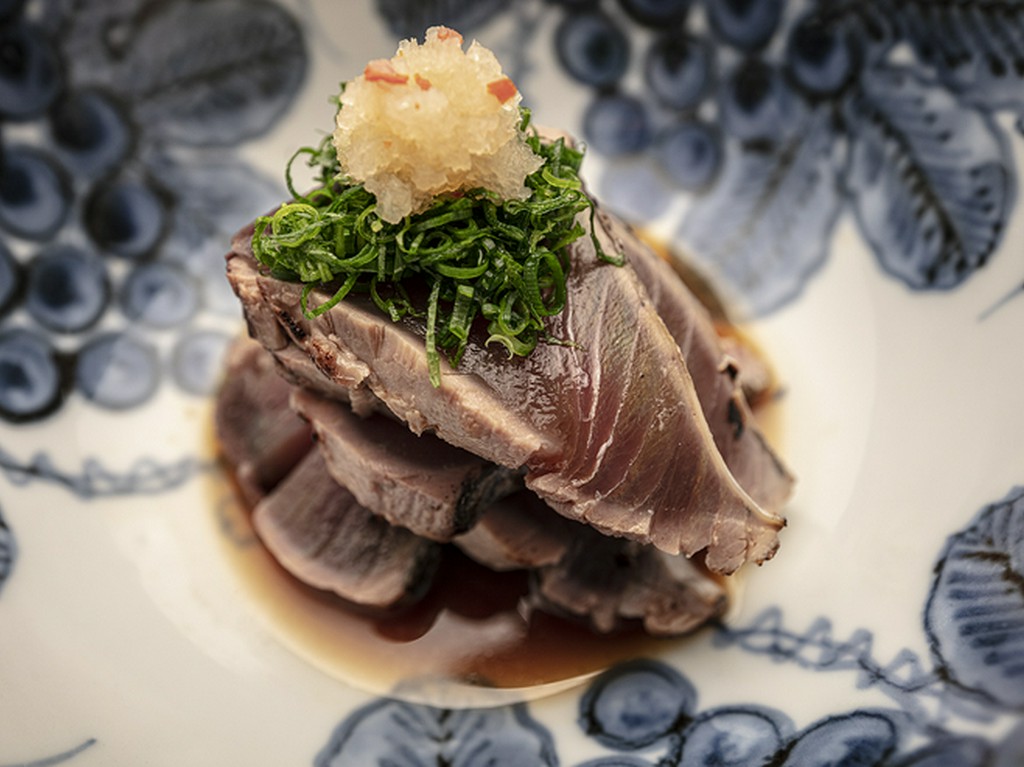 落ち着いた大人の雰囲気で二人の時間を