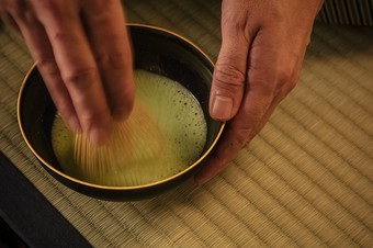 『濃茶』に『薄茶』。茶室で点ててもらえるお茶の香りを愉しむ
