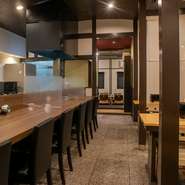 テーブル席は、4名×3席ございます。