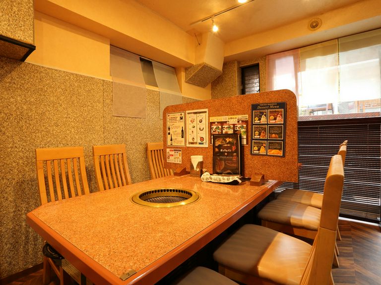 ロースターは煙を吸い込むタイプを使用