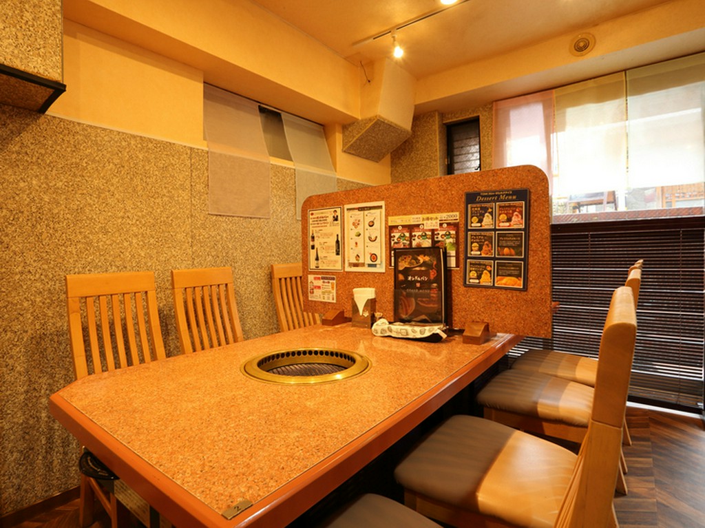 ロースターは煙を吸い込むタイプを使用