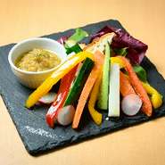 生野菜とバーニャカウダーソース
