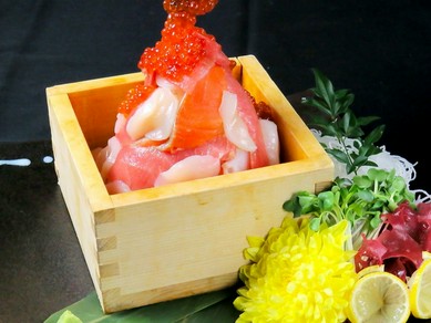 豪快ぶっかけ 北海ちらし升寿司