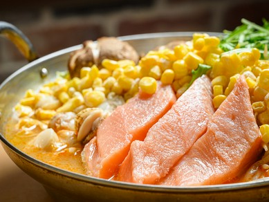 鮭の味噌仕立て 海鮮石狩鍋