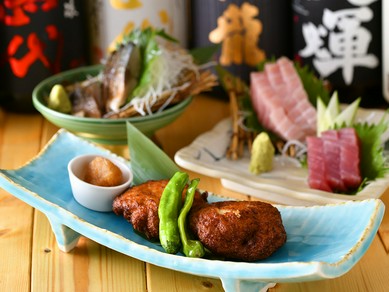 お酒好きの店主夫妻が厳選した、こだわりの日本酒ラインナップ