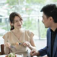 当店のコースでは「前菜」「メイン」「デザート」等、お好きなものをセレクト頂けます。
おしゃれな店内でこだわり料理をお楽しみ下さい。