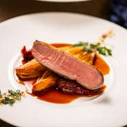 12/19～26まで限定クリスマスメニュー
ランチ：5,500円（本体価格）
クリスマスディナー：8,500円（本体価格）
クリスマスディナー：11,363円（本体価格）
※23.24.25はクリスマスディナーコースのみ