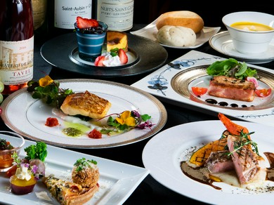旬菜や鮮魚にこだわり、季節を感じる『飲み放題付きコース』