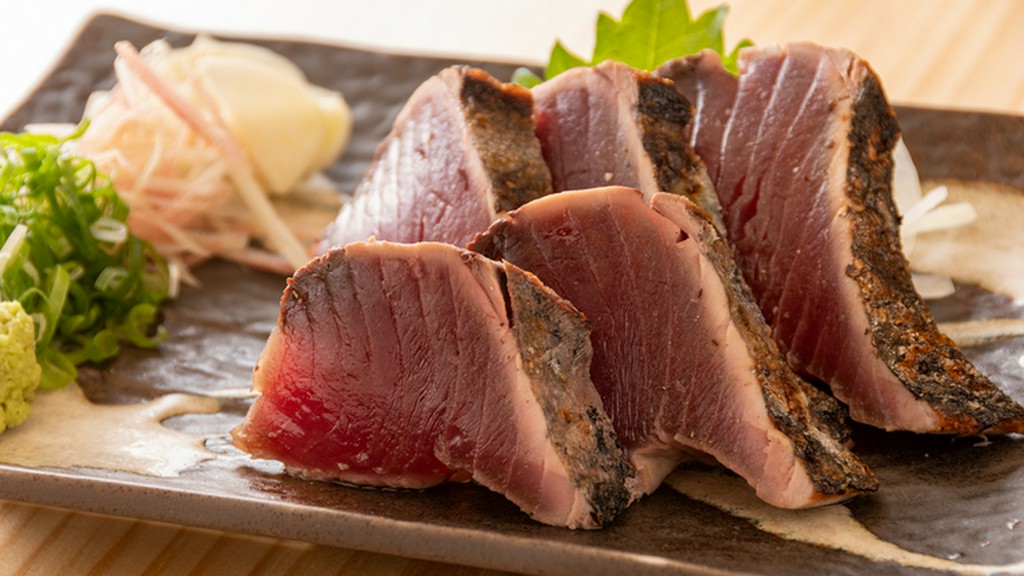 [地産地消!!]生鰹(カツオ)の塩タタキ