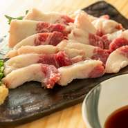 当店では、高知県にて飼育された道産子馬肉の上質な物を厳選してお出ししております。