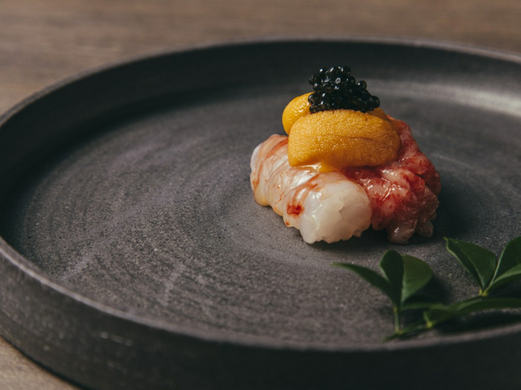 生肉との相性が良く美味しさのハーモニーを奏でる「ウニ」