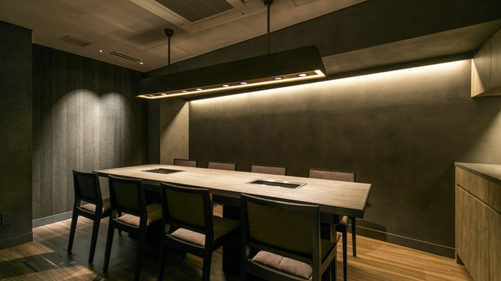 専属の焼師がベストな状態で焼き上げる肉のおいしさを堪能