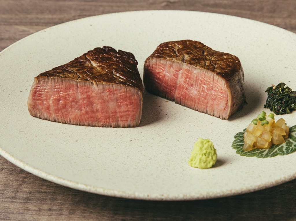 女性たちを虜にし、非日常の世界へといざなう贅を極めた美味