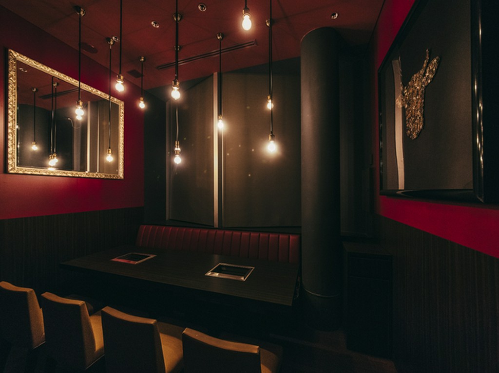 BOX席・個室・10名の大人数など様々なシーンに対応可能です