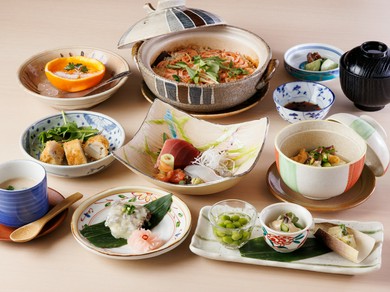 大将自慢のさまざまな料理を堪能できる『おまかせコース』