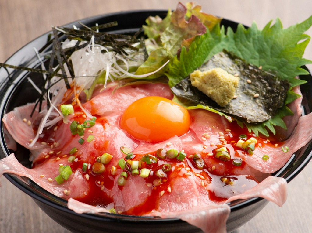 とろける味わい『和牛りゅうきゅう丼』