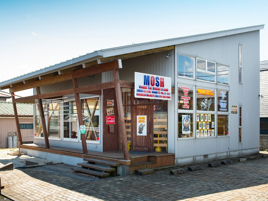 昼と夜で異なるスタイルを楽しめるお店