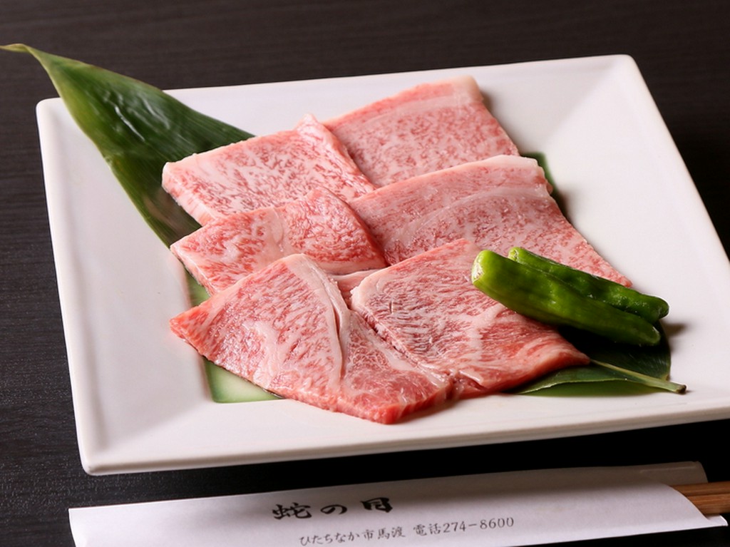 A5ランクの和牛のジューシーな旨さを堪能『常陸牛 溶岩焼き（2人盛り）』