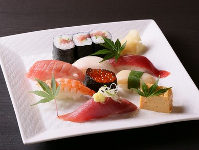 鮮度抜群の地魚を味わえる『にぎり寿司』