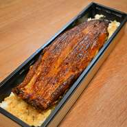 一本うなぎの蒲焼きテイクアウトできます