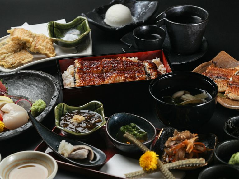 食品卸業の老舗【株式会社中庄商店】が目利きした鰻と季節の鮮魚