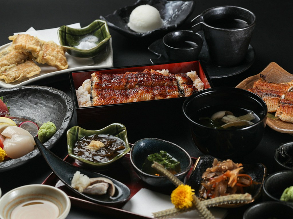 食品卸業の老舗【株式会社中庄商店】が目利きした鰻と季節の鮮魚