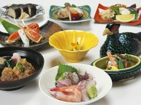 海、山の幸に恵まれた加賀金沢の素材を大切に、そのものの味を引き出すことに重点を置いた丁寧な料理。