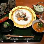 ※前日迄の要予約です。（2名様～）
※仕入れ、仕込みの都合上お献立内容は変わります。
※席料、サービス料はかかりません。

《キャンセル料発生について》
※仕入れ、仕込みの都合上ご予約日3日前から
　キャンセル料がかかりますのでご了承下さい
