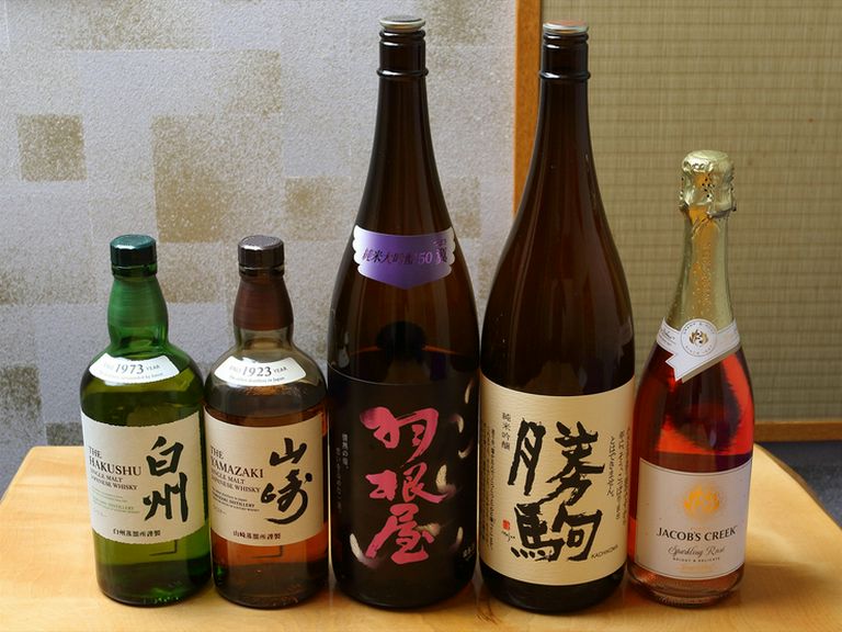 料理と抜群の相性を誇る多種多彩な地酒がずらり