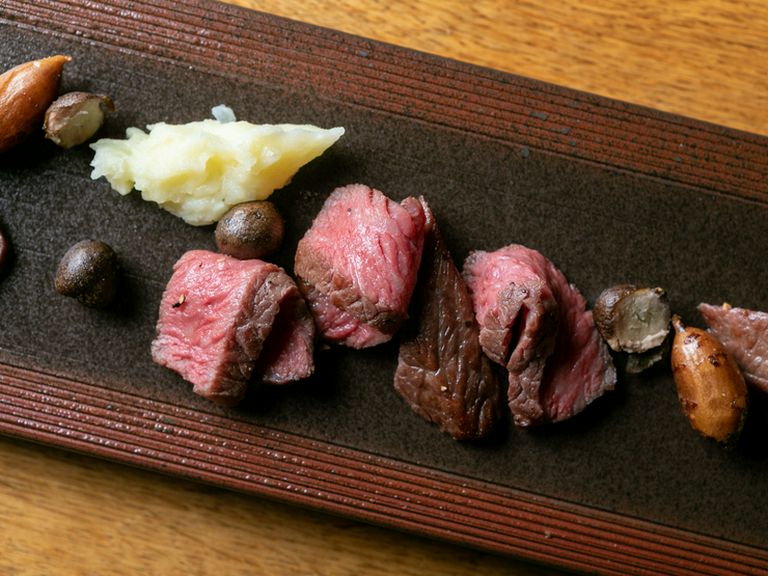 上質な脂と赤身のバランスが絶妙な『信州牛イチボステーキ』