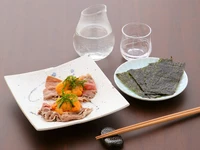牛肉とウニという高級素材の相乗効果を狙う『雲肉』