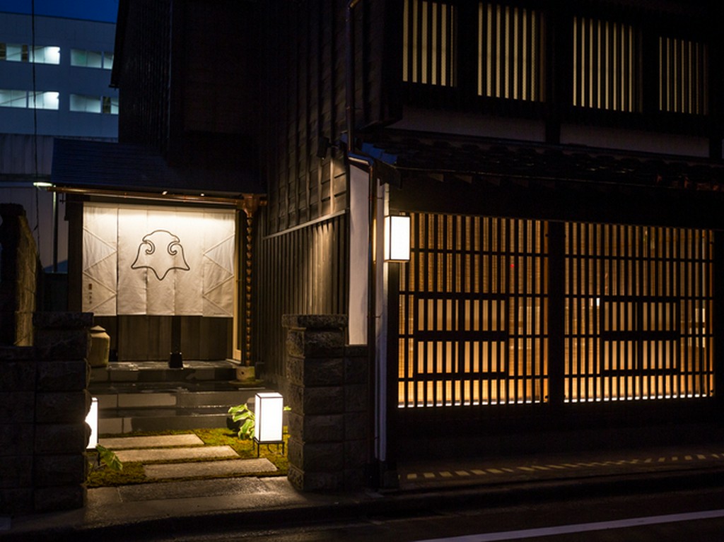 明治前半に建てられた町屋を再生しました。