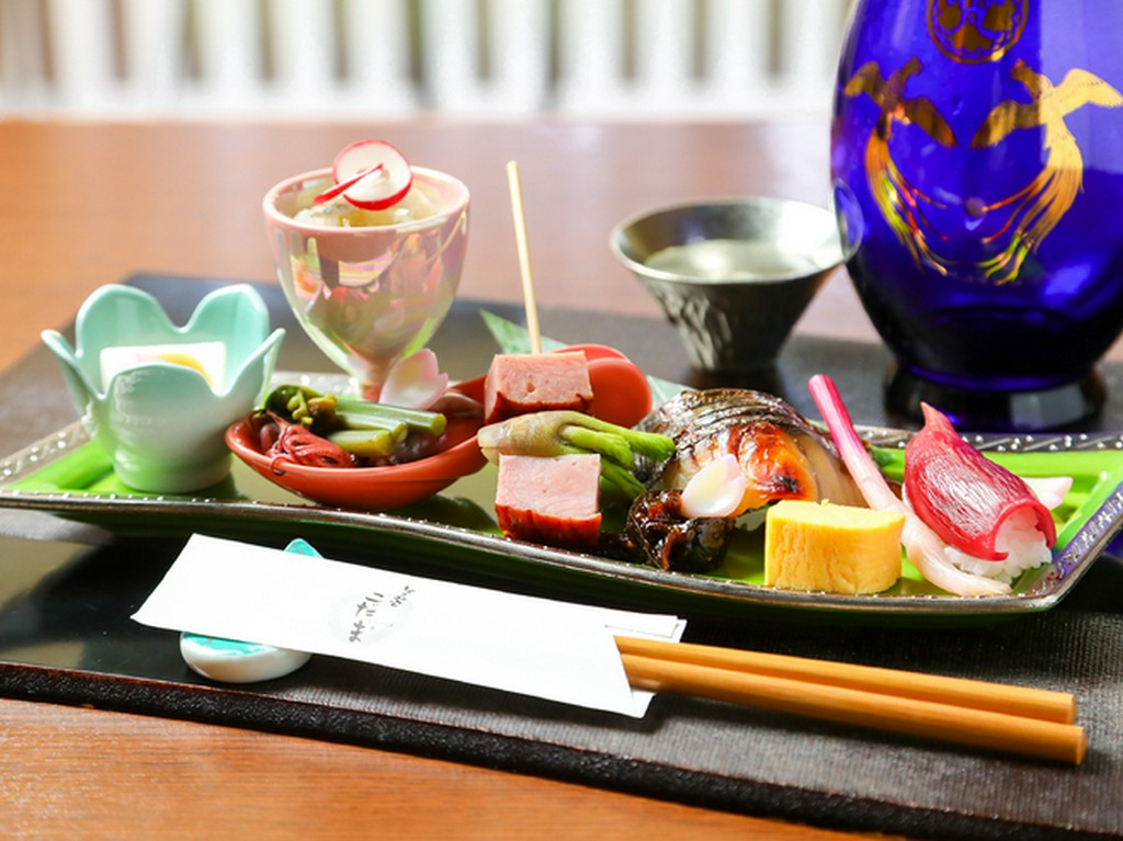 季節感豊かな料理が一皿に集結『懐石コース～八寸盛り』