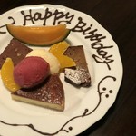 自家製デザートの盛り合わせプレートです。
記念日やお祝いなどにお勧めです。
＊プレートへのメッセージをご希望の場合は前日までにご連絡ください。