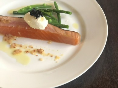 厚切りサーモンマリネ　皮カリカリ焼き