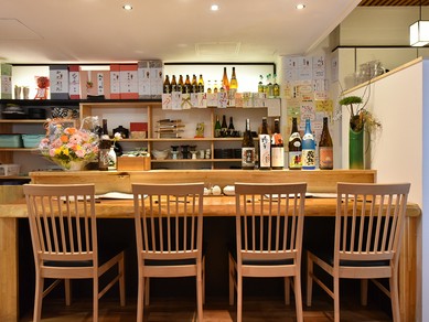 福井県の地酒を中心に、県外のお酒も充実