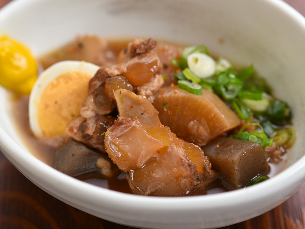 お酒のアテにオススメ。特に焼酎と相性抜群『魚六の煮込み』